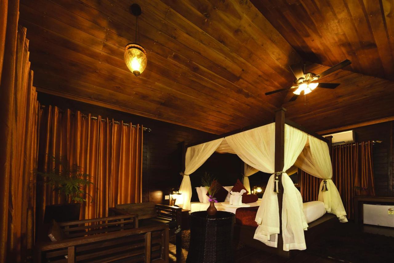 ไวลด์ แพลเน็ต Hotel Devala ภายนอก รูปภาพ